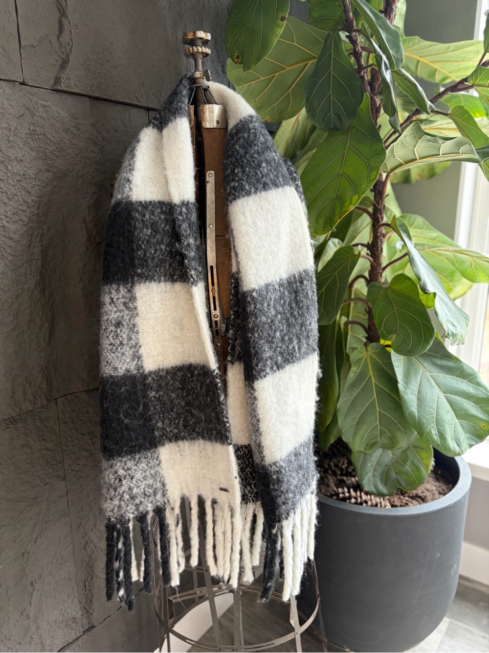 Cozy Black & White Buffalo Check Throw Blanket - Soft Fringe